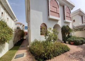 
                                                            Independent 5BR | Private Garden and Pool
                                                        